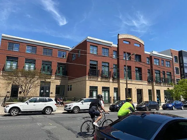 2 bed, 1.5 bath, 1250 sqft, $2,500 — Photo 3