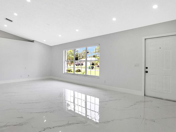 3rd image of 2991 SW Vittorio Street