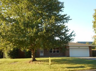 2458 E Broadmoor St, Springfield, MO 65804