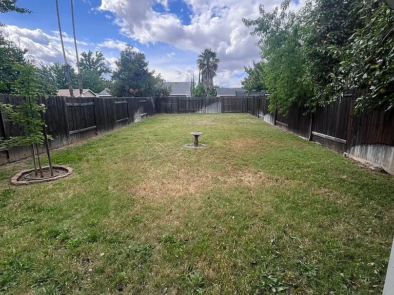 7915 Zenith Dr — Photo 11
