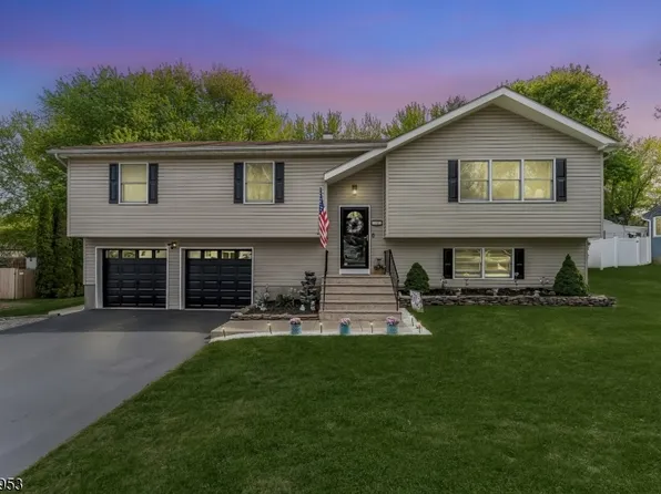 64 Stonehenge Dr, Lopatcong Twp., NJ 08865