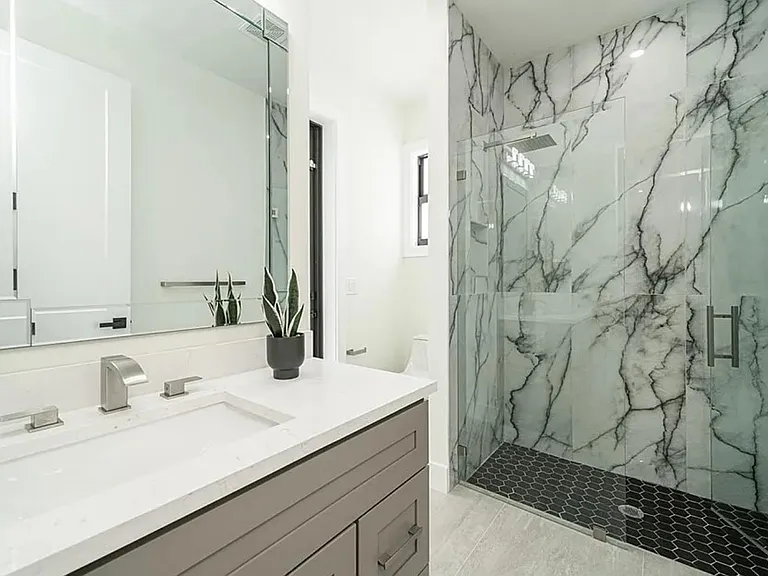 1005 NE 13th Pl — Photo 27