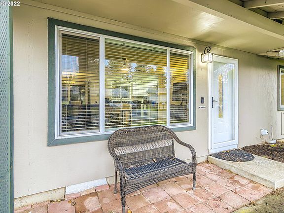 3rd image of 1464 NE Village Squire Ct