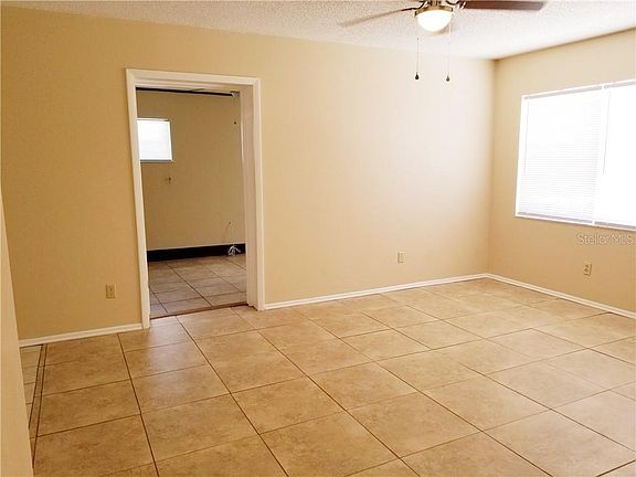 4th image of 1034 Cove Ln