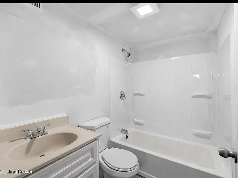 418 W Southside Ct — Photo 10