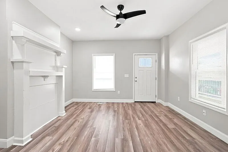 3 bed, 1.5 bath, 1301 sqft, $1,225 — Photo 3