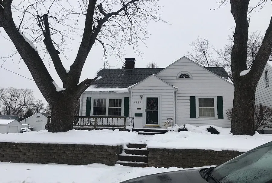 1527 W Margaret Ave photo 1