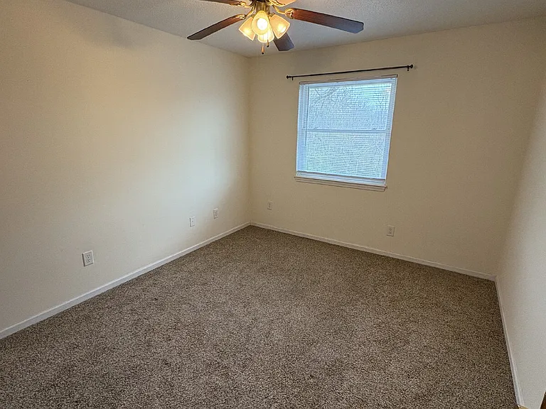 1030 Southpark Dr #7 — Photo 7