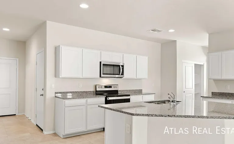 1168 W Castle Ct — Photo 6