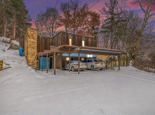 1443 Mount Mercy Dr NW, Grand Rapids, MI 49504