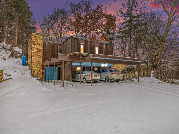 1443 Mount Mercy Dr NW, Grand Rapids, MI 49504