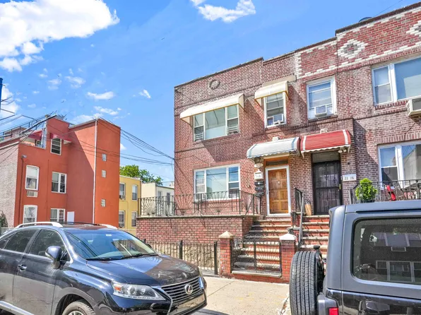 21-20 23rd Drive image 2 of 14