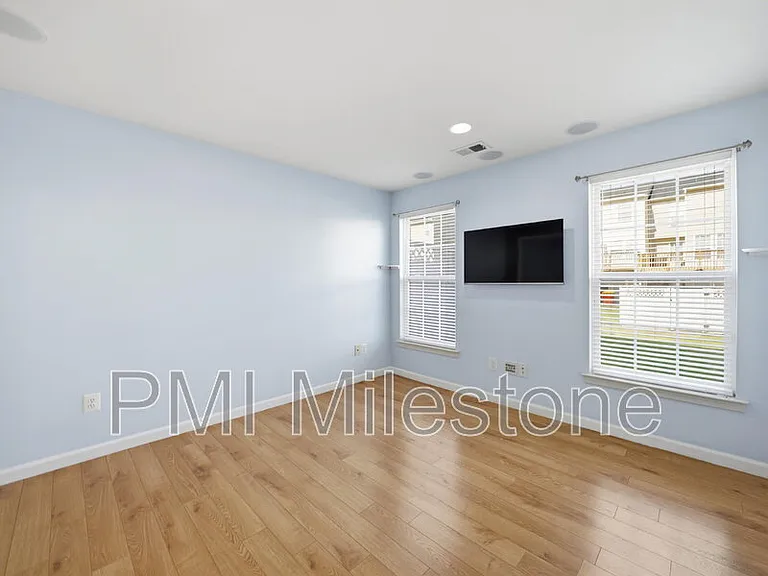 1247 Mare St — Photo 15