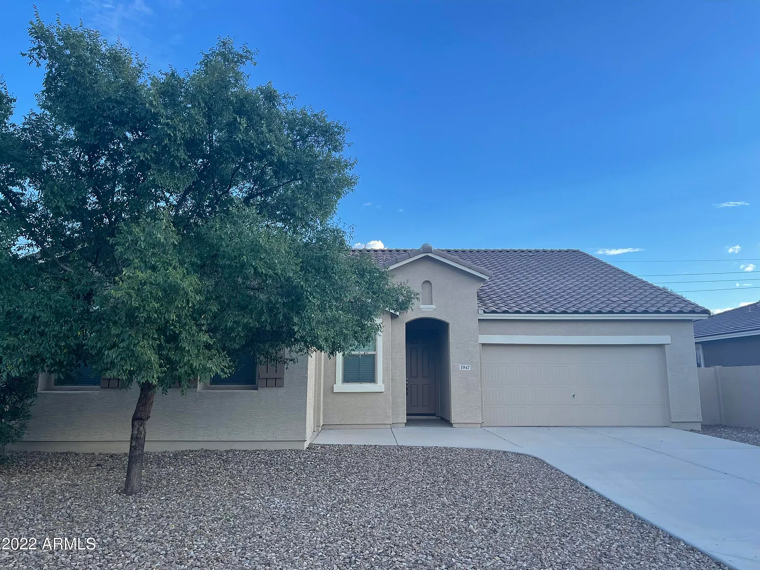 4 bed, 2.5 bath, 2097 sqft, $2,295 — Photo 2