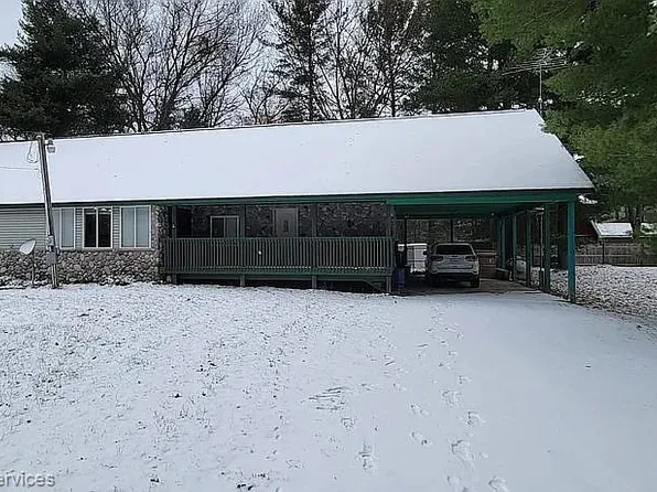 3871 Oakgrove Rd, Harrison, MI 48625