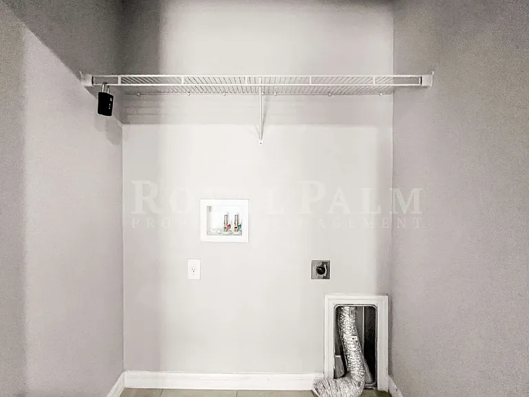 1322 Trafalgar Pkwy — Photo 28