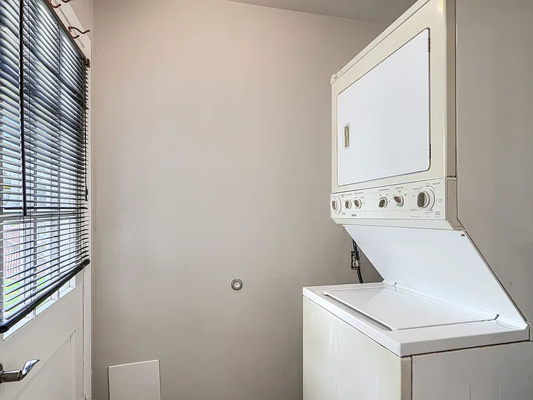 209 Bridge Dr — Photo 23