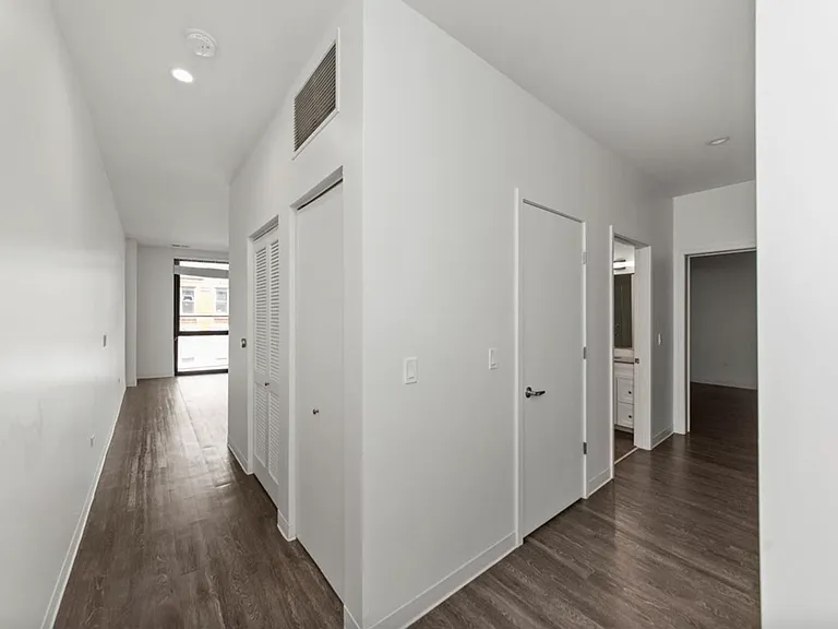 820 N Milwaukee Ave #201 — Photo 3