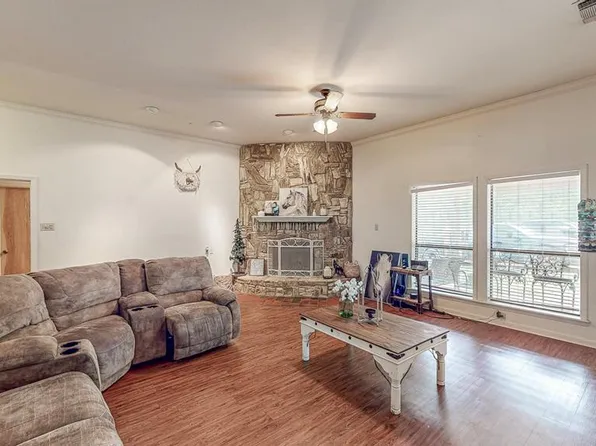 4443 An County Rd #163, Palestine, TX 75801