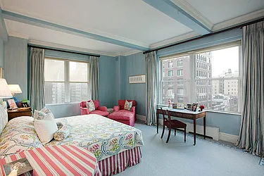 Sold by Avenue Real Estate