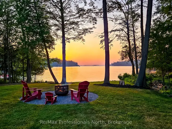 1054 Brydons Bay Rd, Gravenhurst, ON P1P 1R1