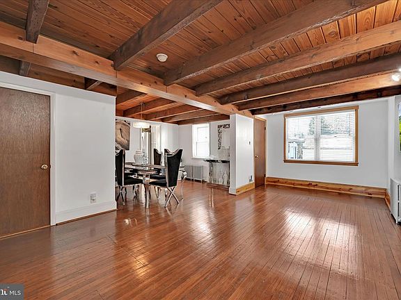 3rd image of 2318 Marietta Ave
