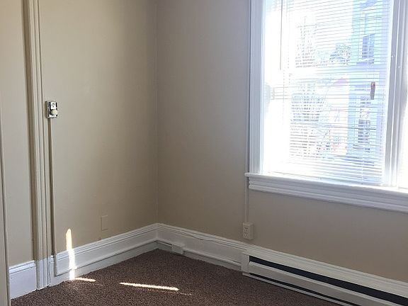 5th image of 147 E Franklin St APT 4