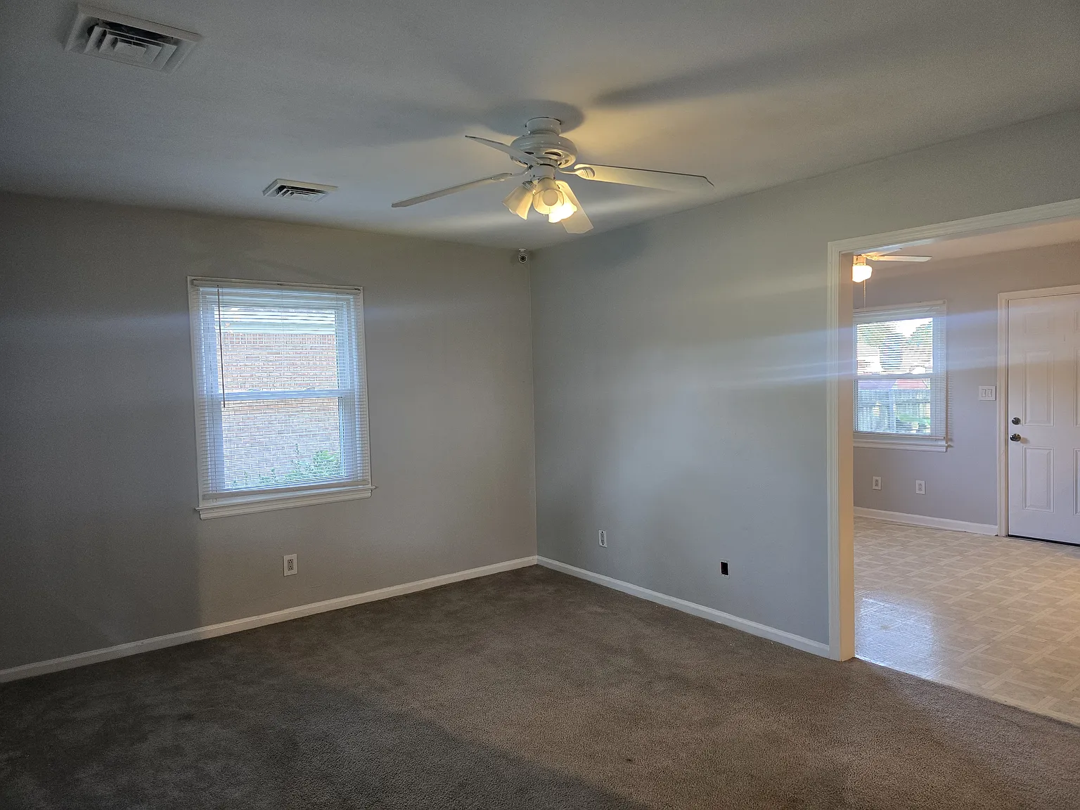 3 bed, 1.5 bath, 1250 sqft, $2,000 — Photo 3