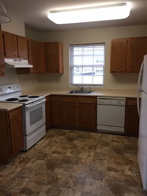2 bed, $1,950 — Photo 3