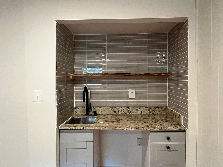 6833 Melrose Dr — Photo 24