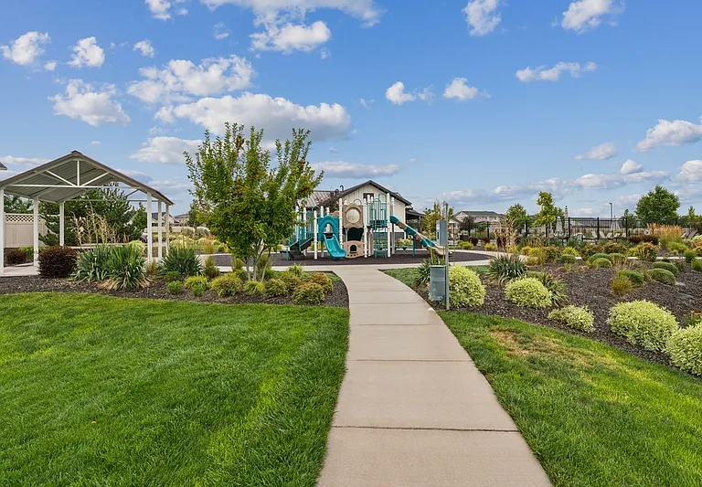 11691 W Quintale Dr — Photo 37