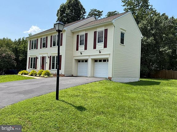 2nd image of 10600 Wellington St