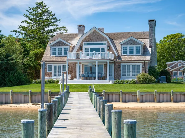https://photos.zillowstatic.com/fp/483f72d5bf5aa6cd5e40da5df85987e7-p_e.webp