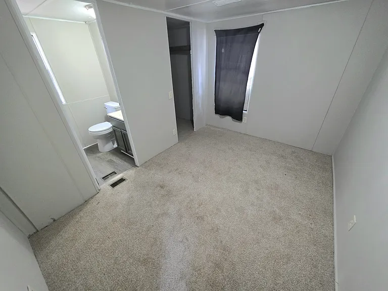 103 Dee St — Photo 4