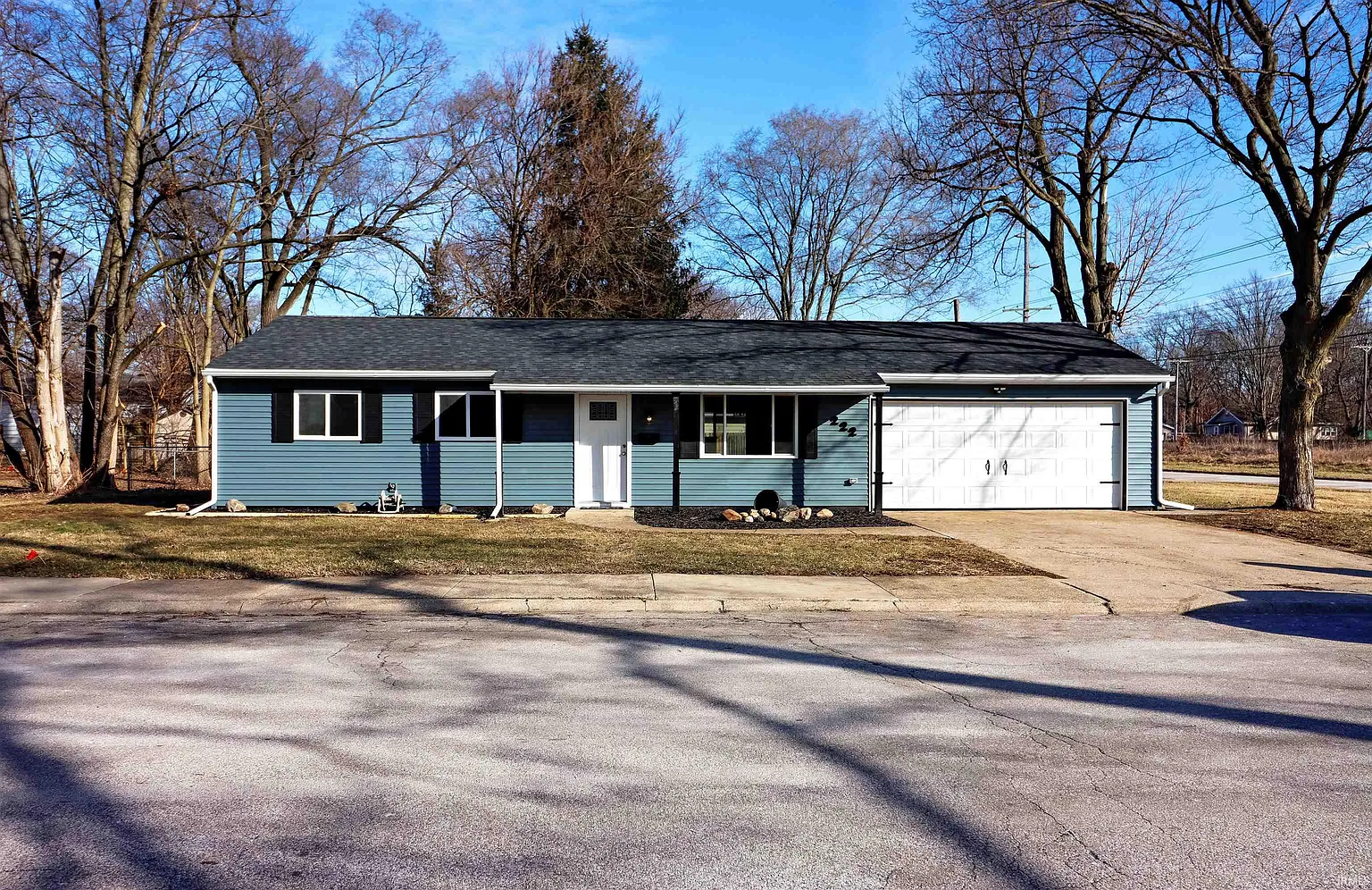 222 Lawndale Ave photo 1