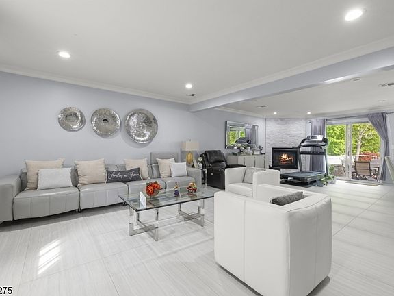 2nd image of 279 Nathan Ct