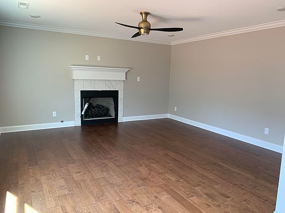 4th image of 816 Mackenzie Dr