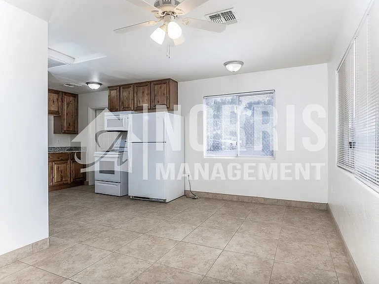 710 N Olive Ave — Photo 22