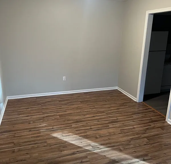 107 Molloy Ct — Photo 3