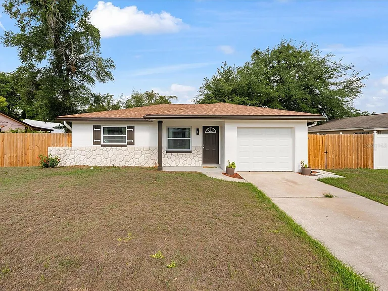871 Darwin Dr — Photo 1