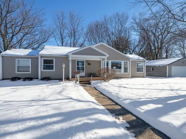 201 S 10th St, Oregon, IL 61061