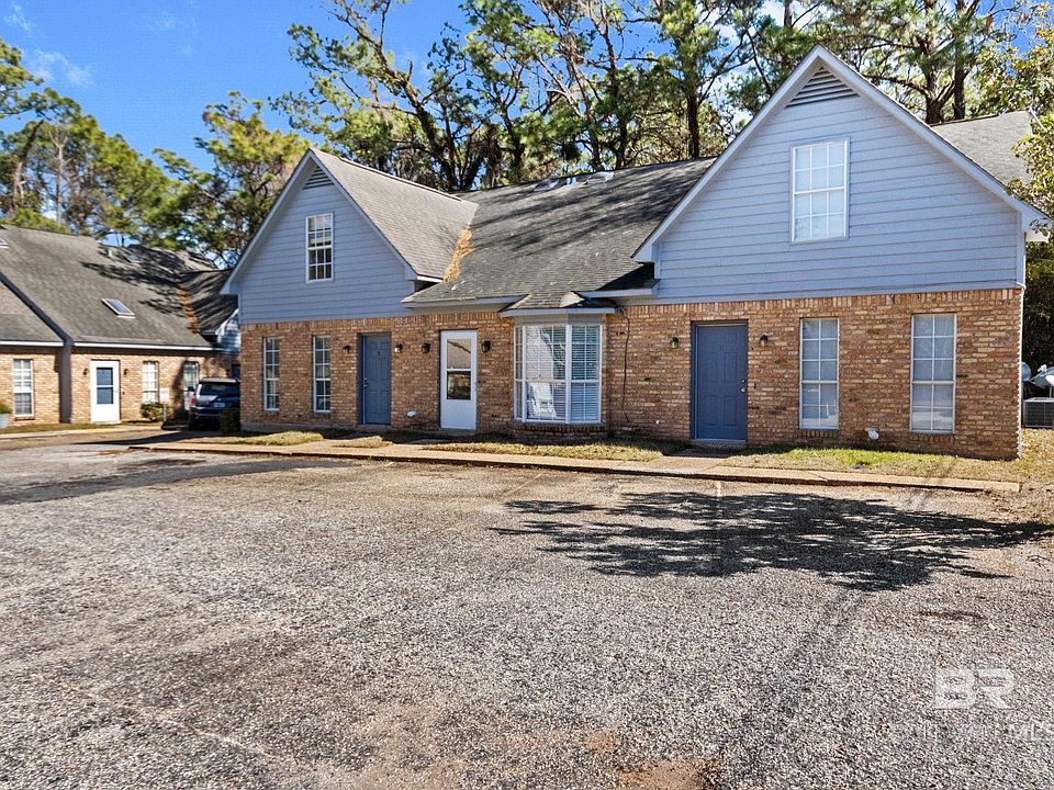 1st image of 600 Cheshire Ln APT 10