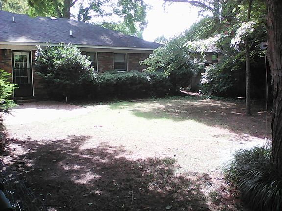 4th image of 131 E Oak Hill Dr