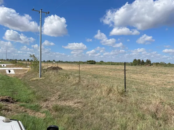 1 County Road 468, Elgin, TX 78621