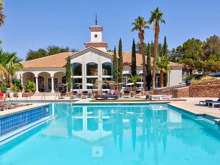 Resort Style Swimming Pool