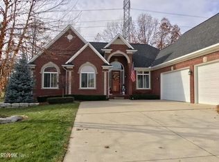 54763 Glen Oaks Dr, Shelby Township, MI 48315