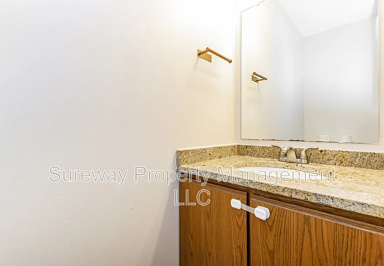 2 Salisbury Ct — Photo 17