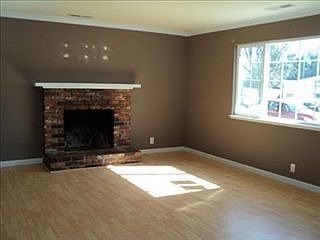 3rd image of 2413 Eicher Ave
