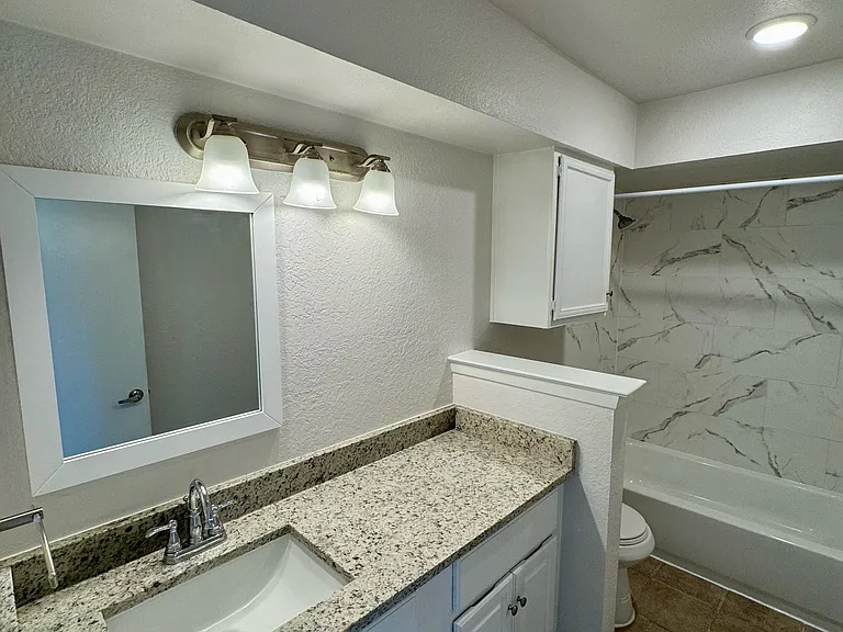 4019 Evergreen St — Photo 12