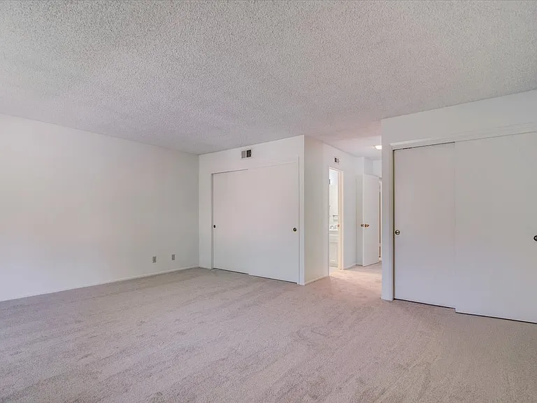 18 Stanford Cir — Photo 16
